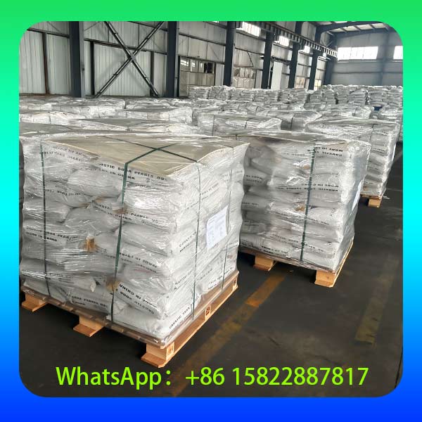 Chargement Soude Perle 99% 25kg - Grossiste Export Rapide
