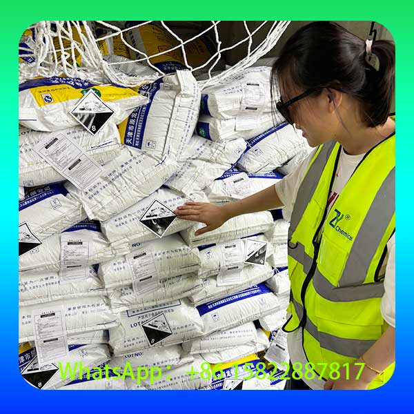 Conditionnement sac 25kg de soude caustique en perles pour l'exportation
